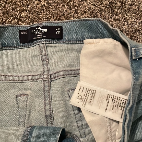 Men’s like new hollister jeans, he just doesn’t wear them - Picture 3 of 3